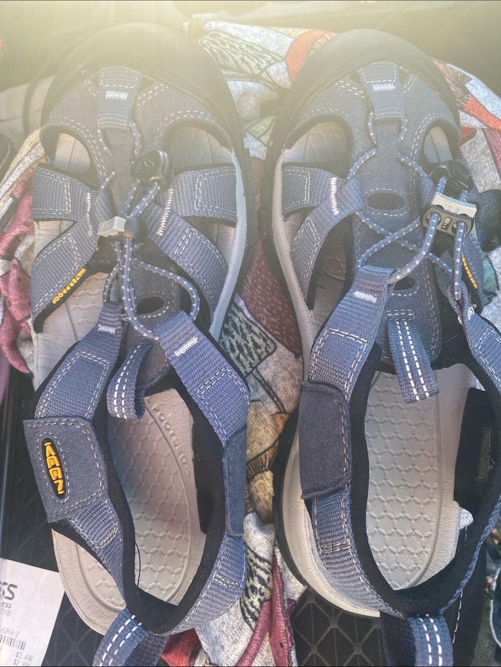 New women’s KEEN Blue Gray Closed-Toe Sandals US 8